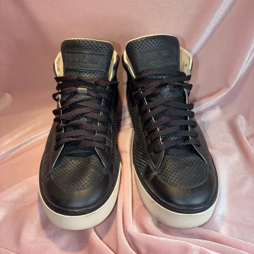 Authentic Louis Vuitton Damier Graphite High Top Sneakers - Size 9 - 2011 - Picture 1 of 6
